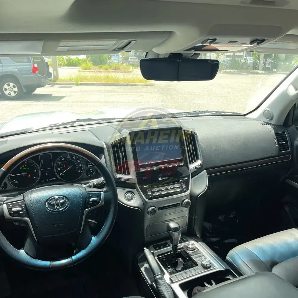 2020 Toyota Land Cruiser Base