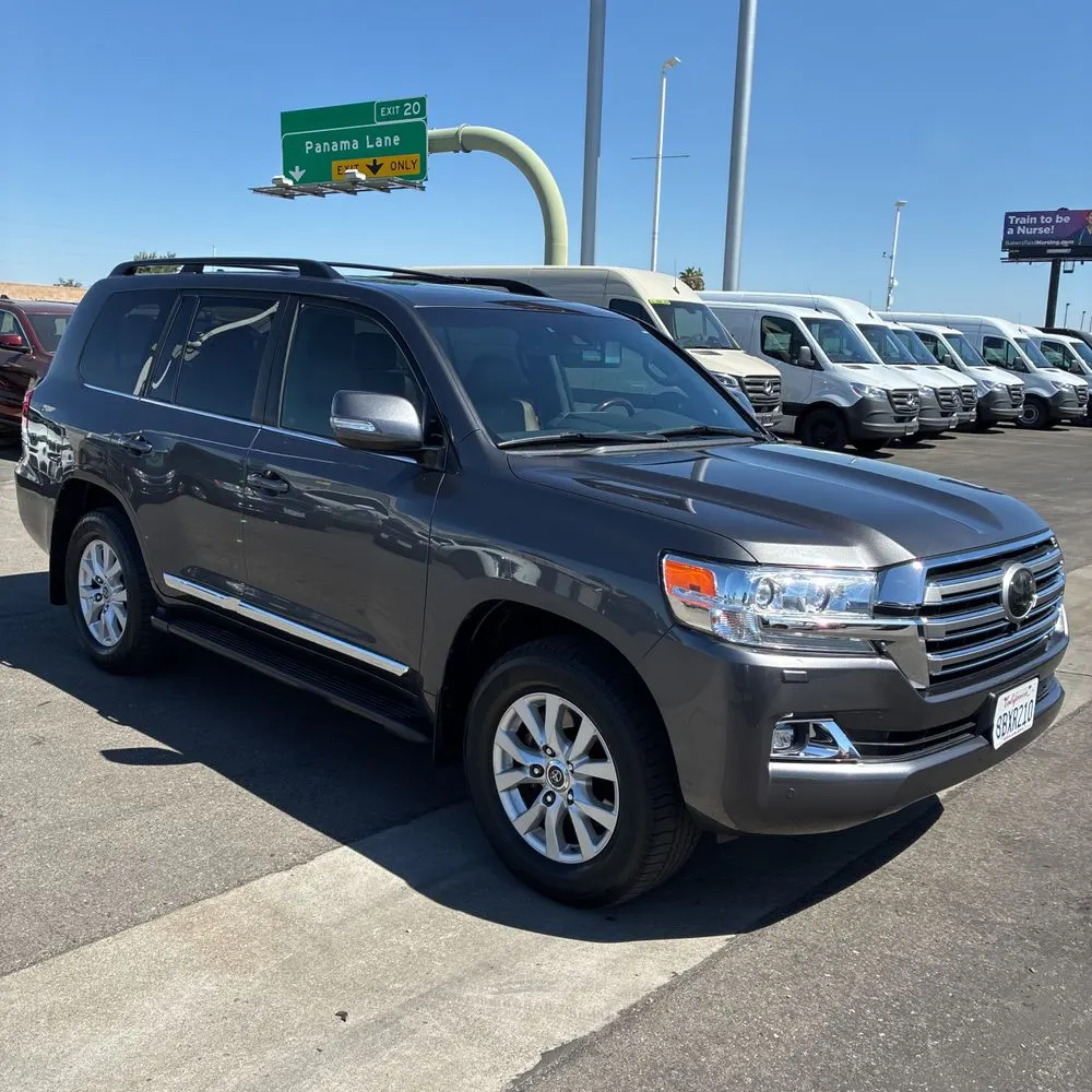 2018 Toyota Land Cruiser Base