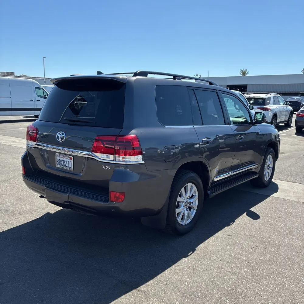 2018 Toyota Land Cruiser Base