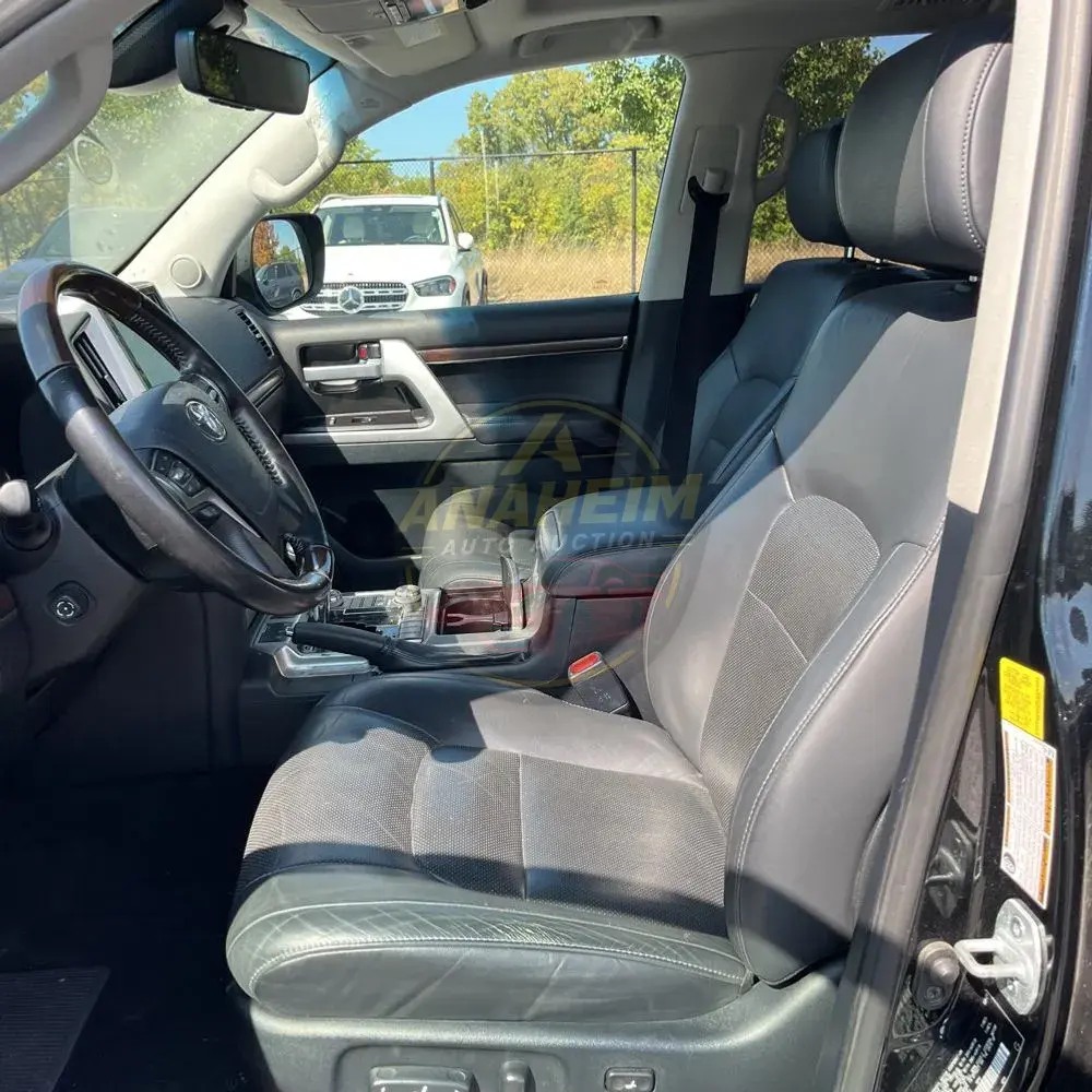 2020 Toyota Land Cruiser Base