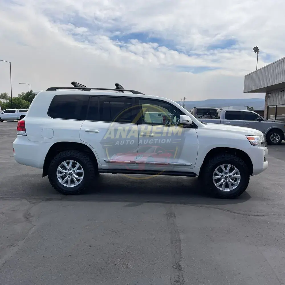 2019 Toyota Land Cruiser Base