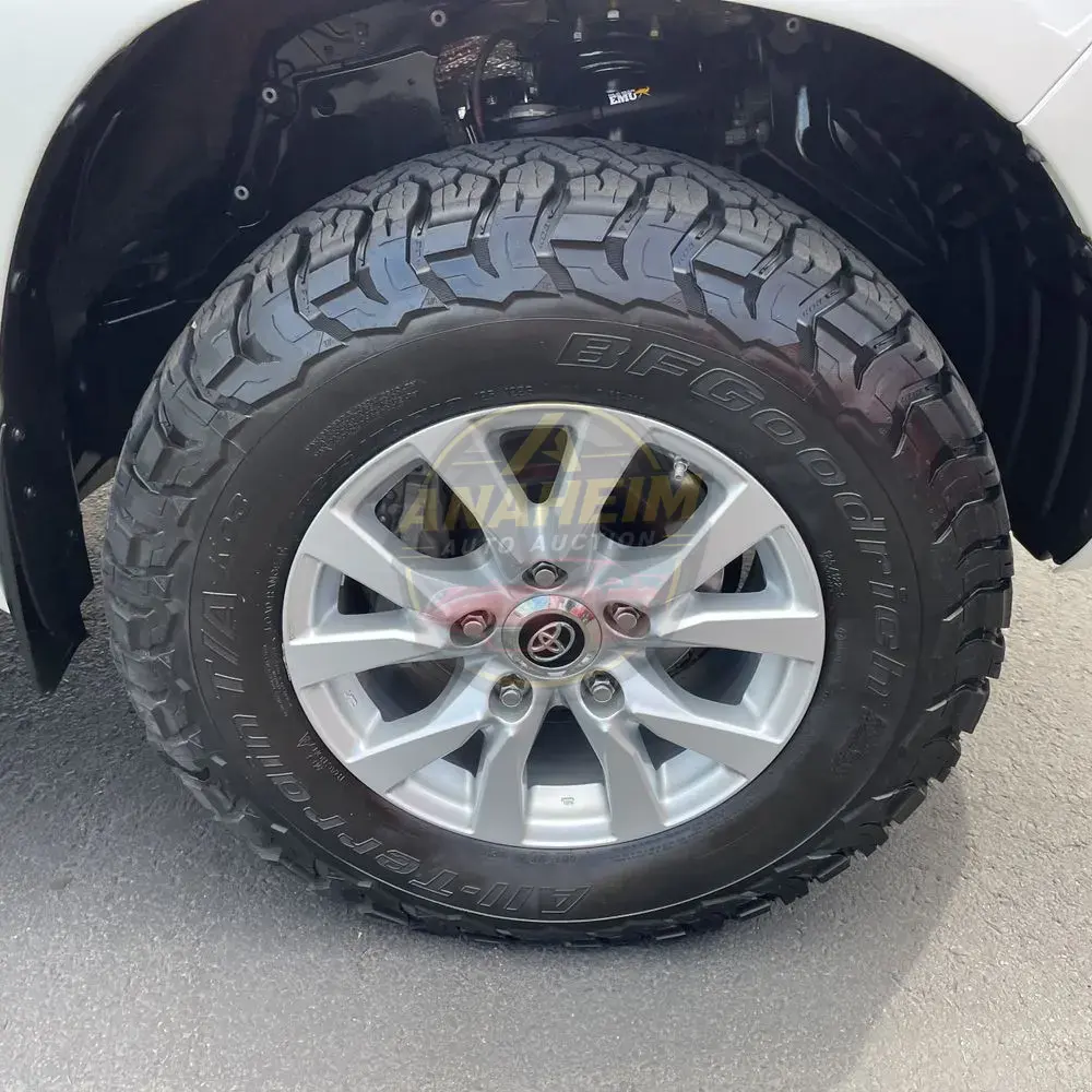2019 Toyota Land Cruiser Base