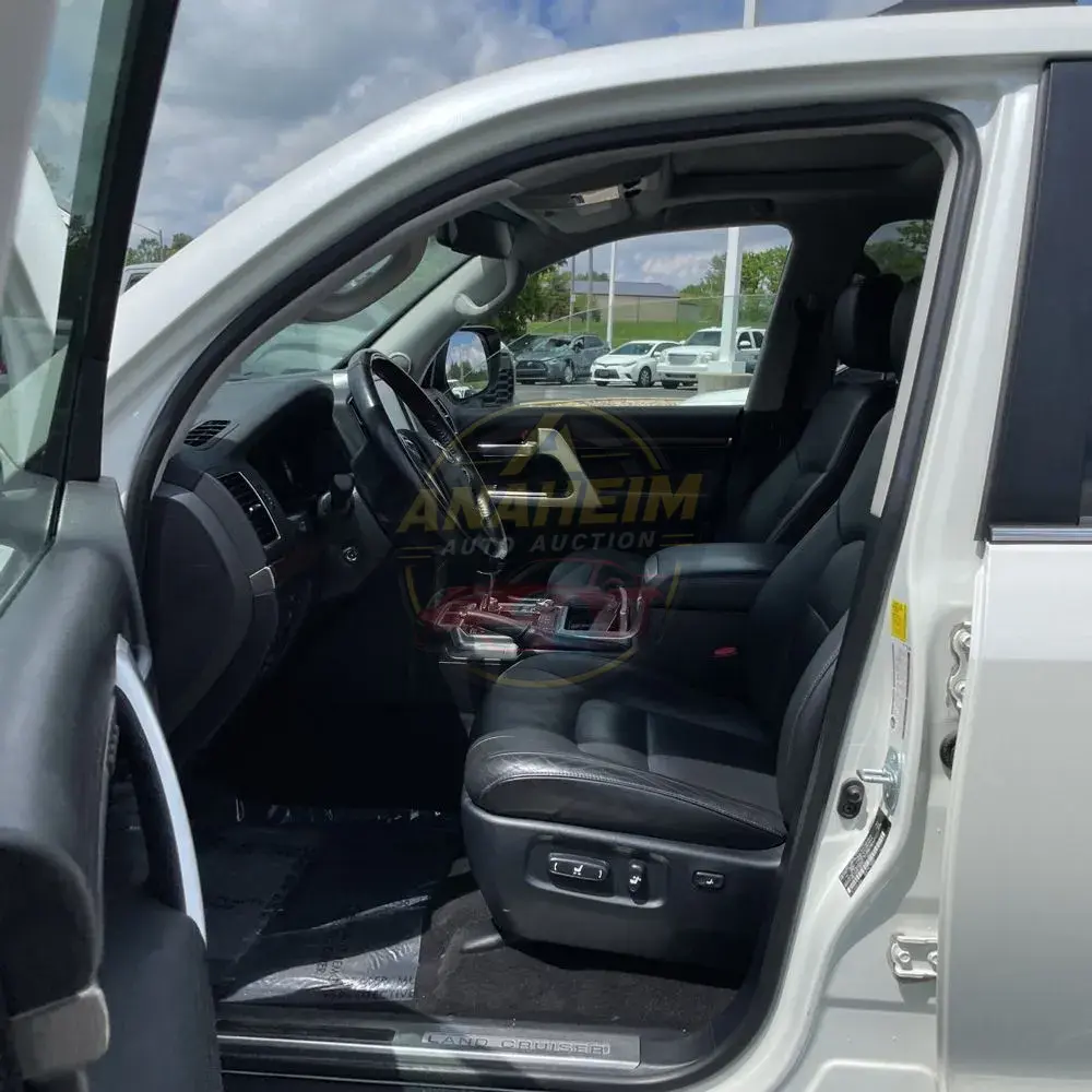 2020 Toyota Land Cruiser Base