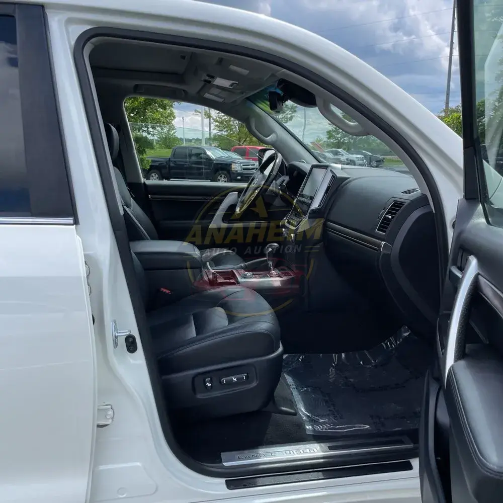 2020 Toyota Land Cruiser Base