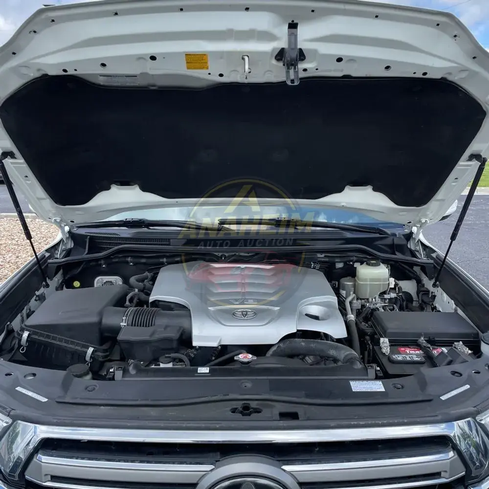 2020 Toyota Land Cruiser Base