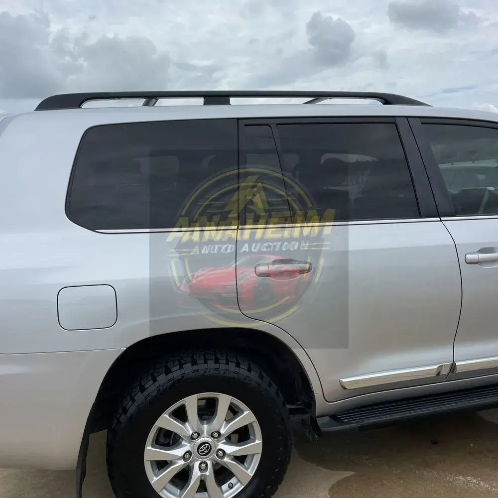 2018 Toyota Land Cruiser Base