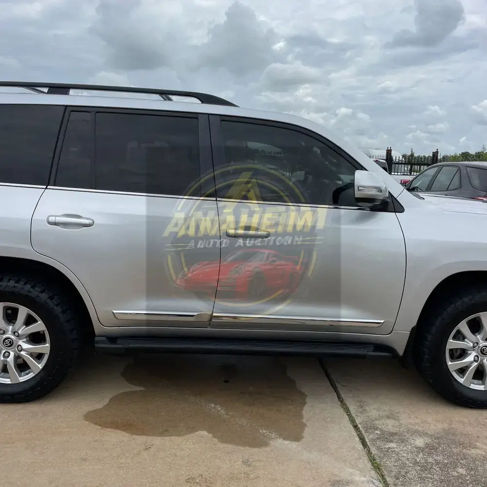 2018 Toyota Land Cruiser Base