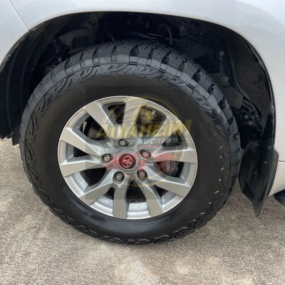 2018 Toyota Land Cruiser Base