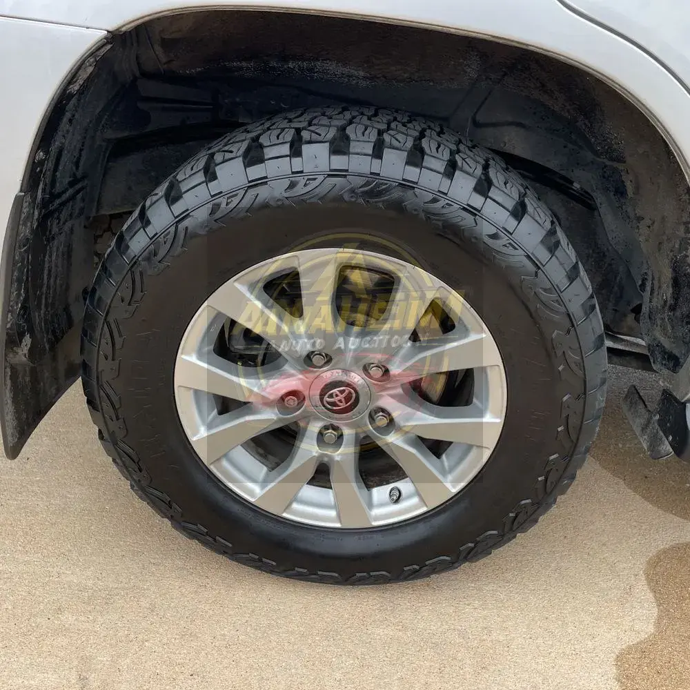 2018 Toyota Land Cruiser Base