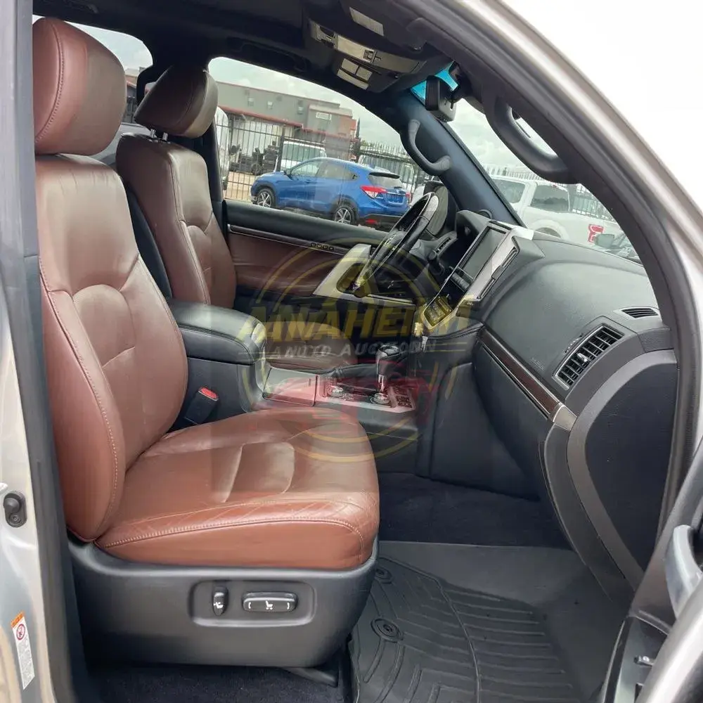 2018 Toyota Land Cruiser Base
