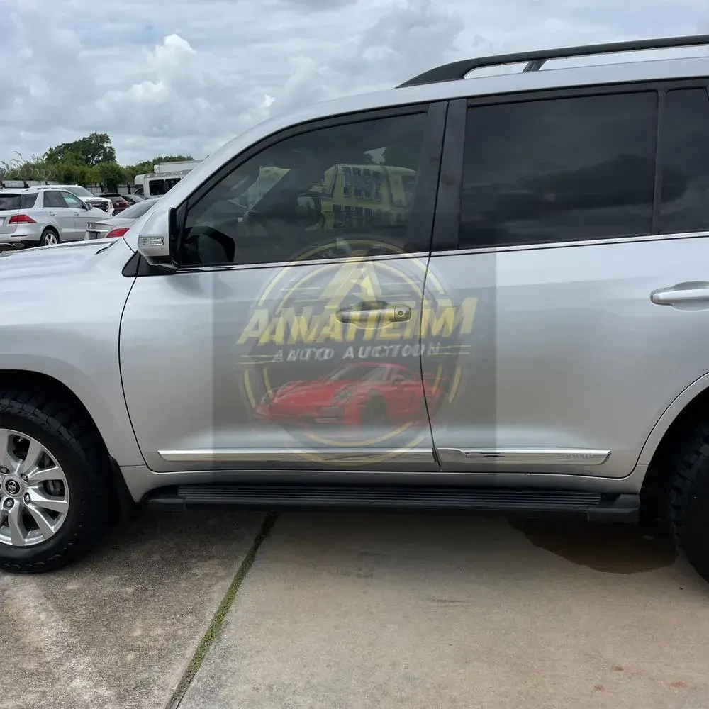 2018 Toyota Land Cruiser Base