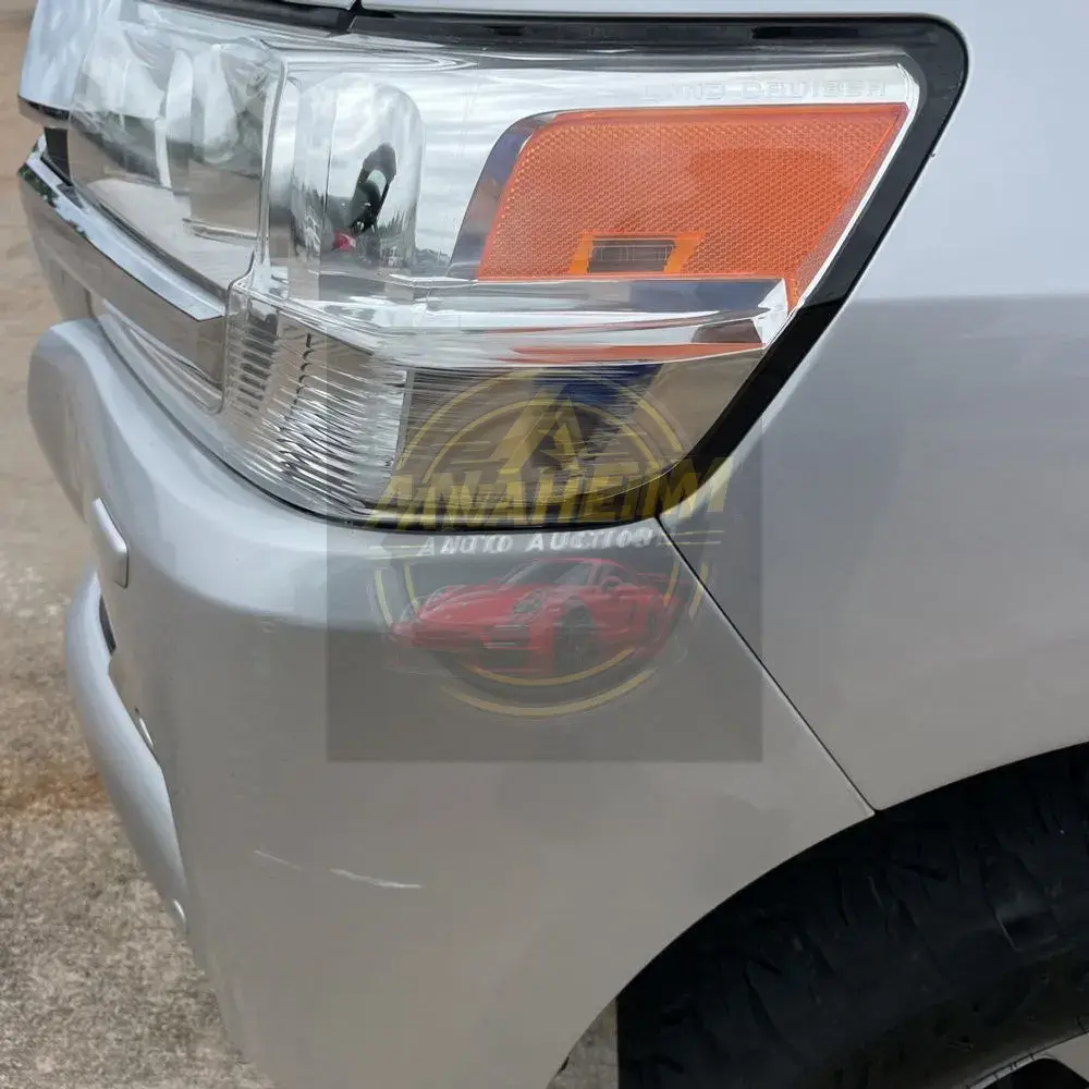 2018 Toyota Land Cruiser Base