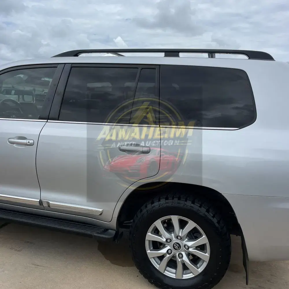 2018 Toyota Land Cruiser Base