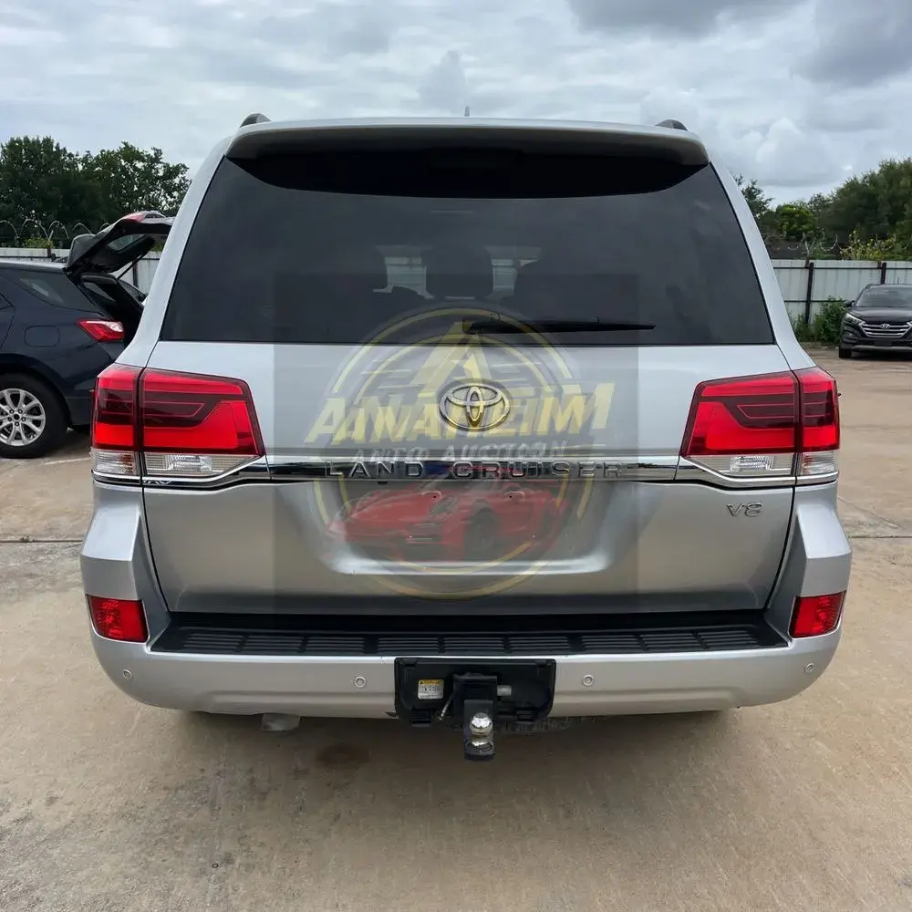 2018 Toyota Land Cruiser Base