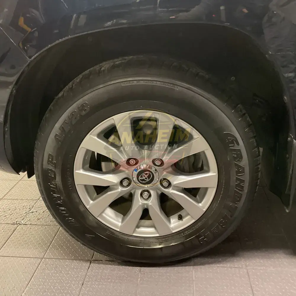 2019 Toyota Land Cruiser Base
