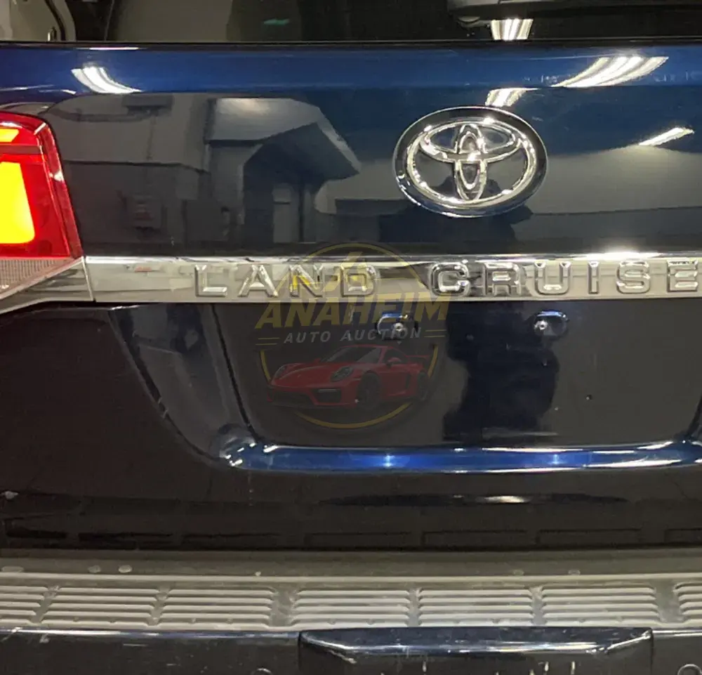 2019 Toyota Land Cruiser Base