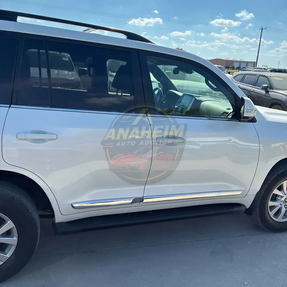 2020 Toyota Land Cruiser Base