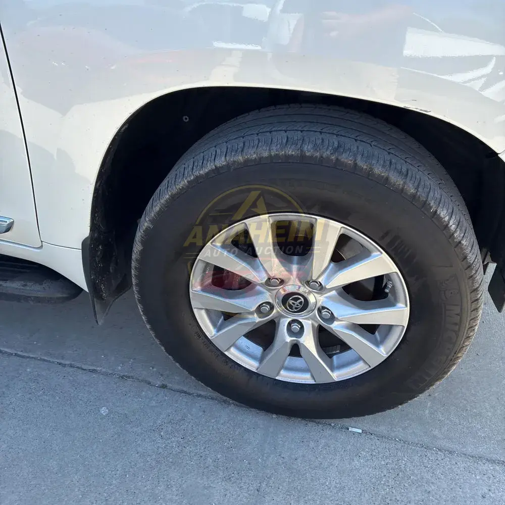 2020 Toyota Land Cruiser Base
