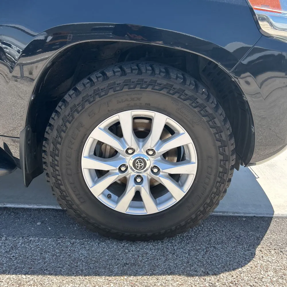 2016 Toyota Land Cruiser Base