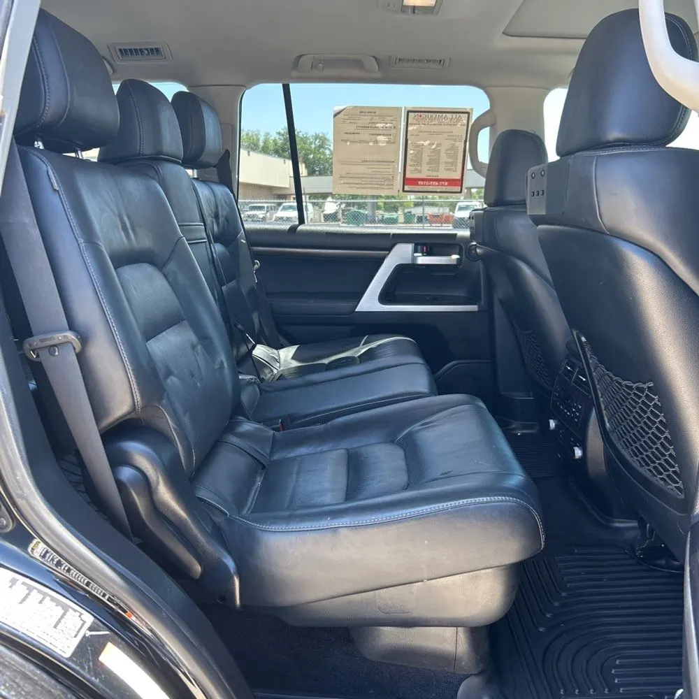 2016 Toyota Land Cruiser Base