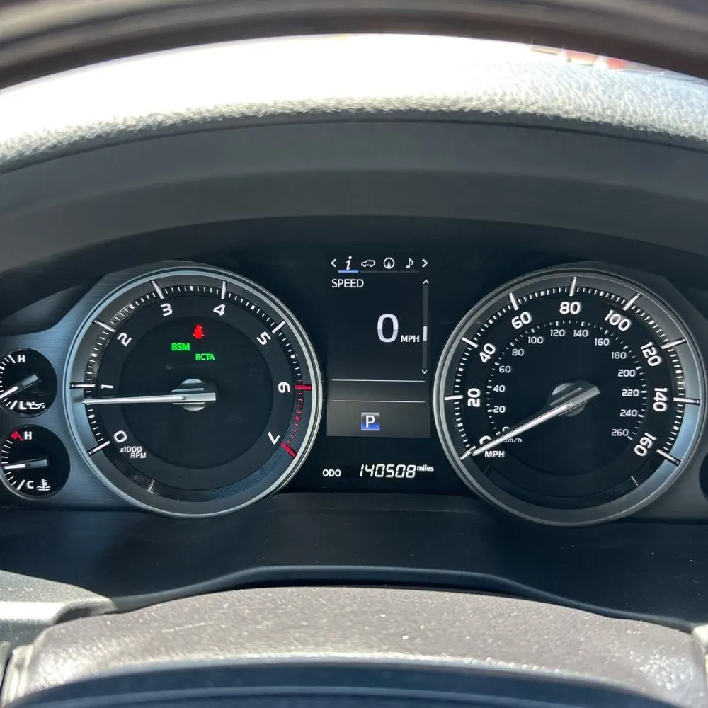2016 Toyota Land Cruiser Base