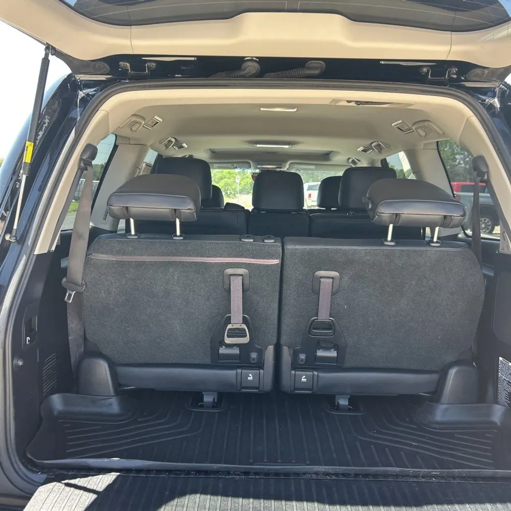 2016 Toyota Land Cruiser Base