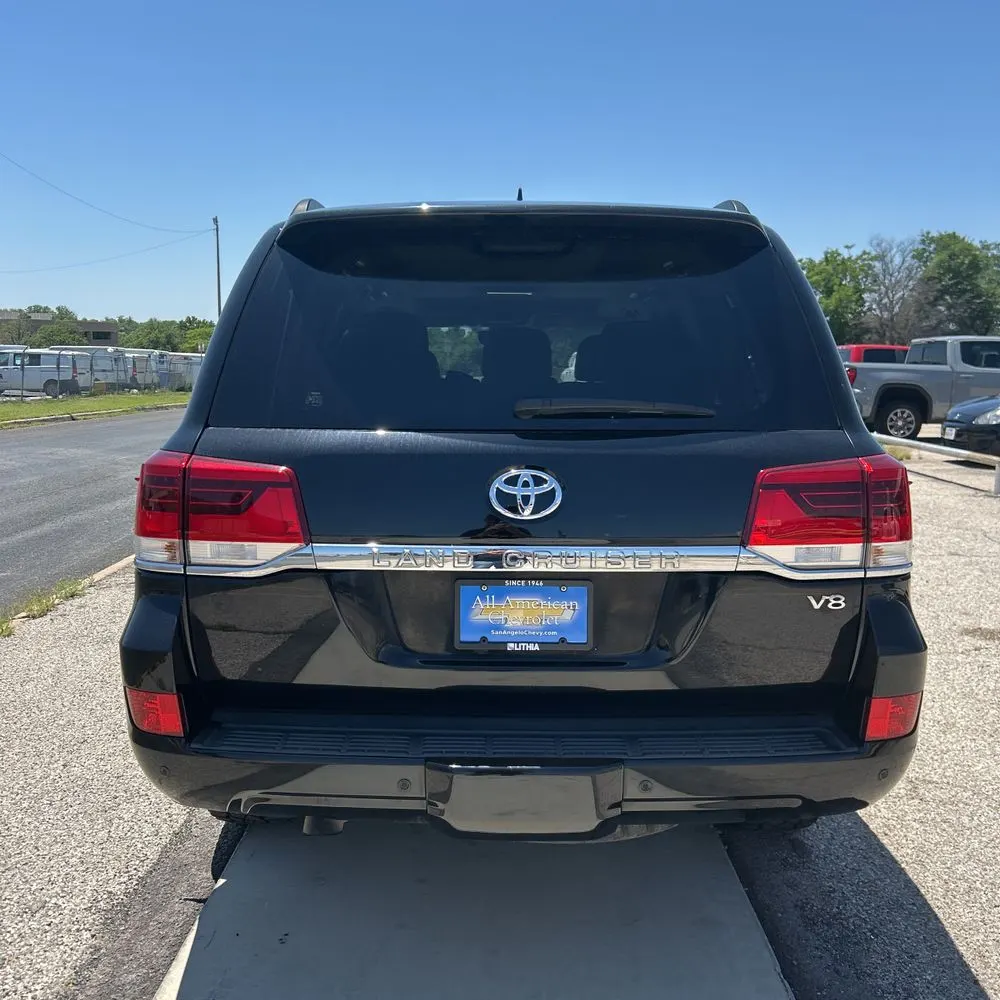 2016 Toyota Land Cruiser Base
