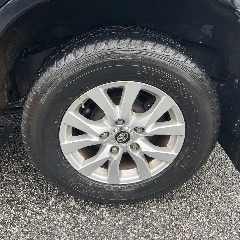 2017 Toyota Land Cruiser Base