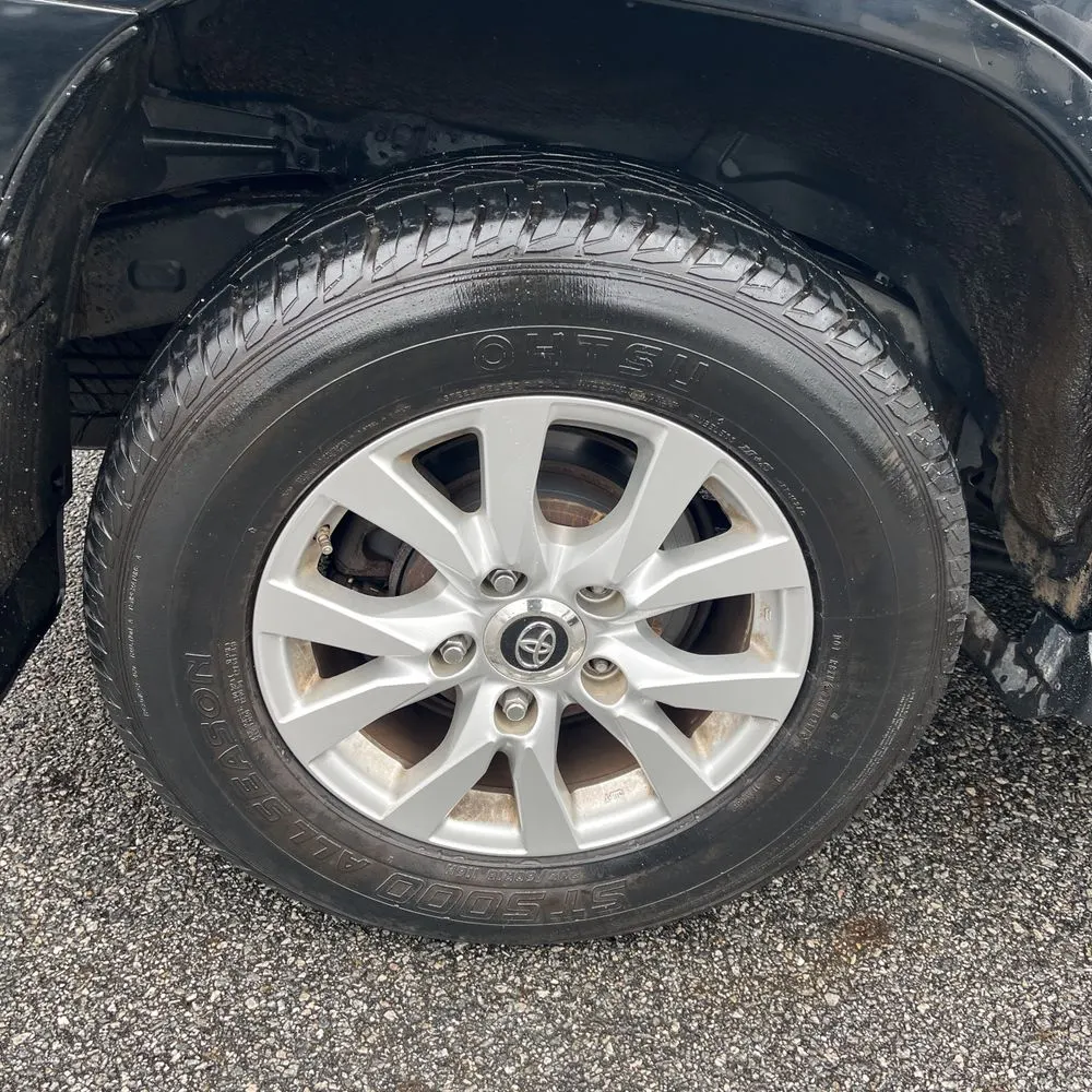 2017 Toyota Land Cruiser Base