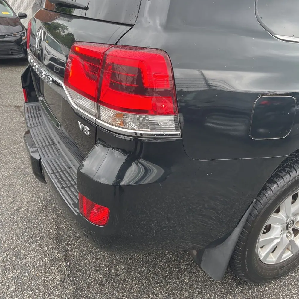 2017 Toyota Land Cruiser Base