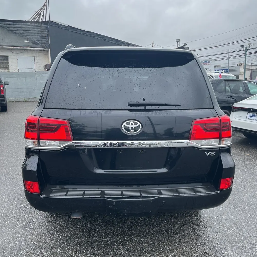 2017 Toyota Land Cruiser Base