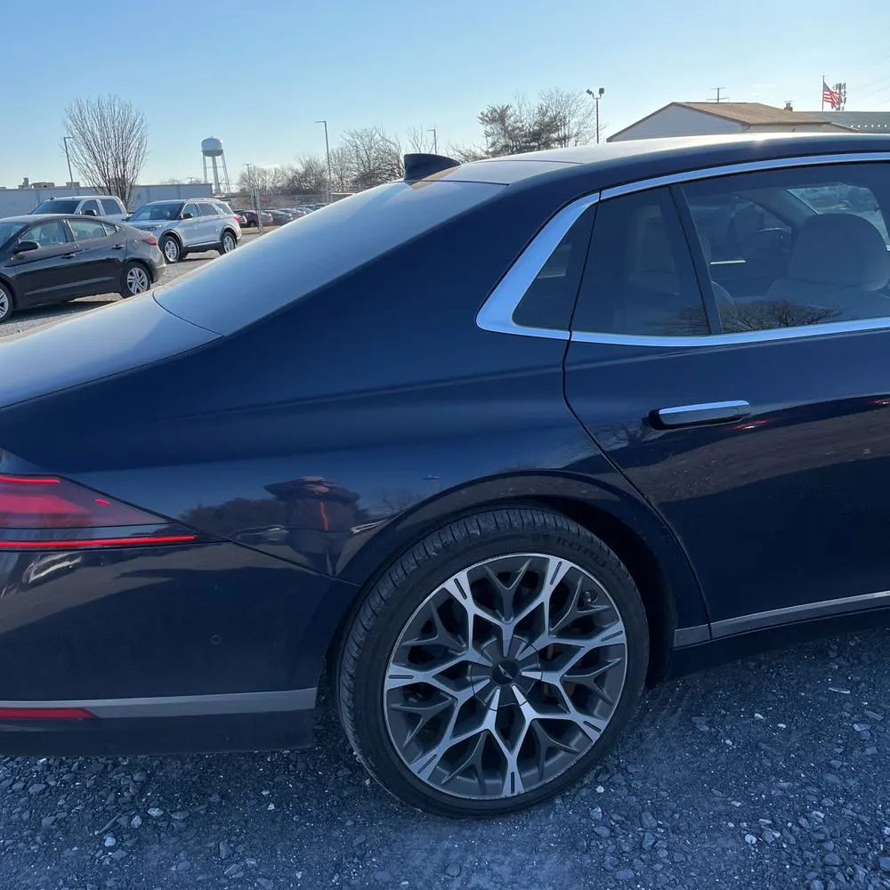 2023 Genesis G90 3.5T e-Supercharger