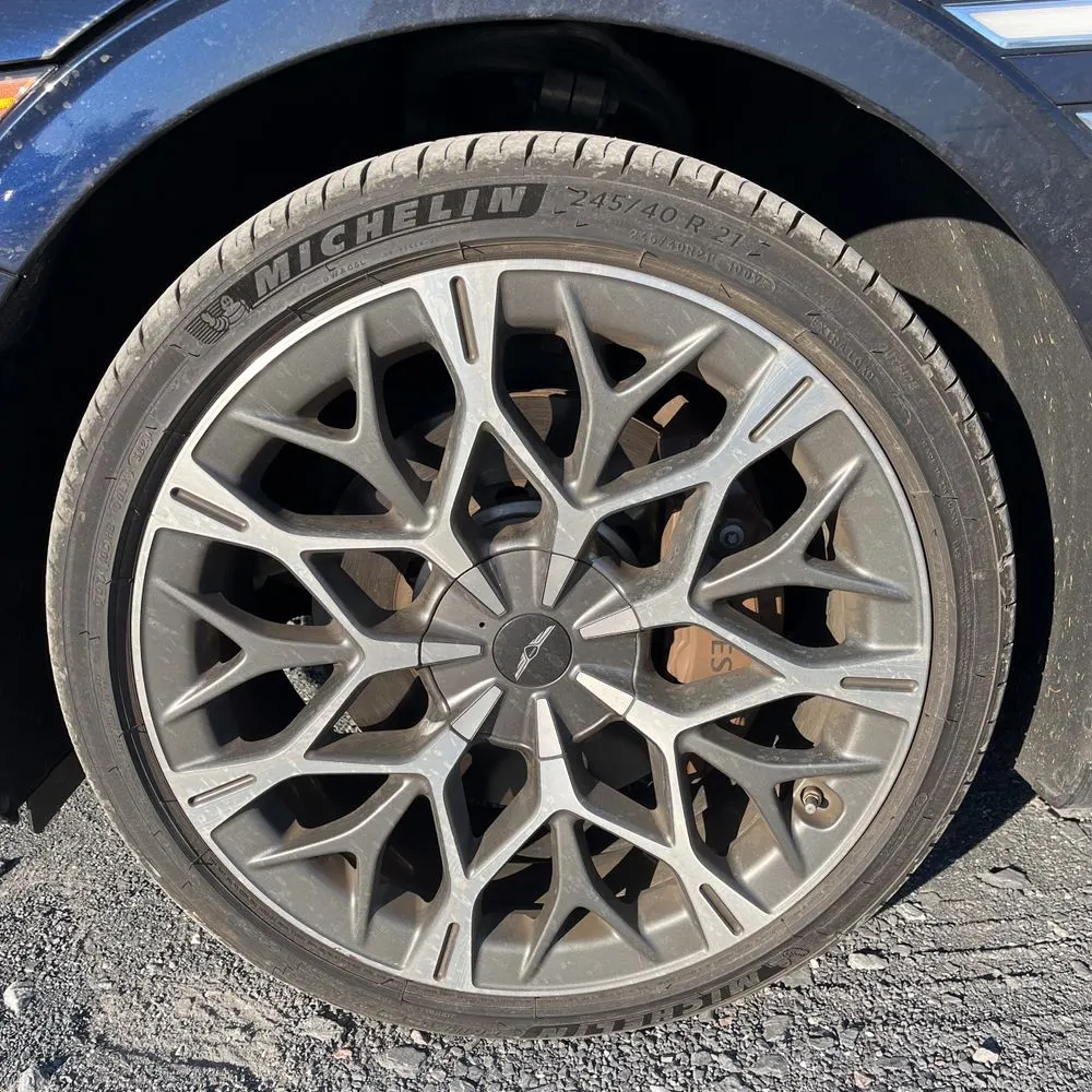 2023 Genesis G90 3.5T e-Supercharger