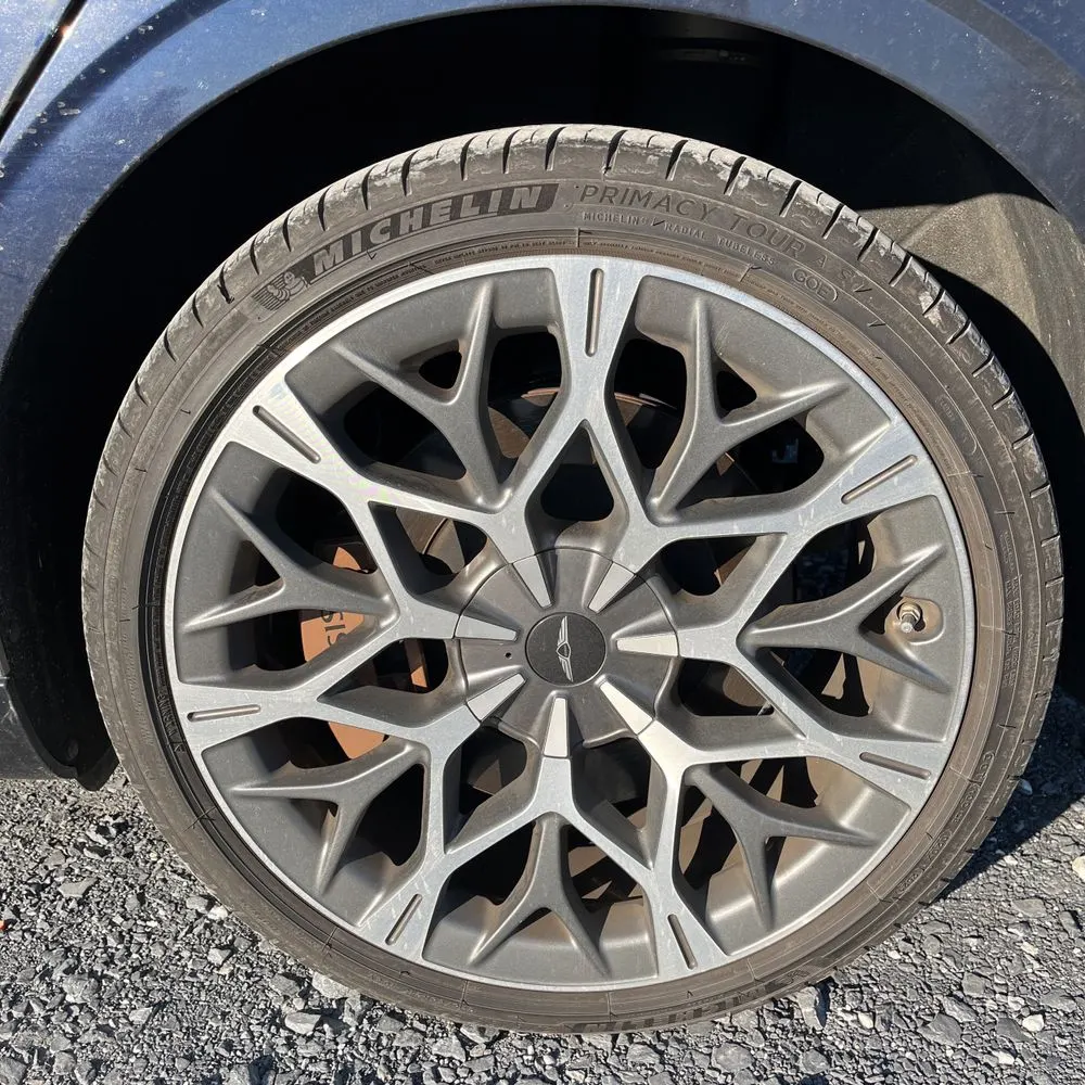 2023 Genesis G90 3.5T e-Supercharger