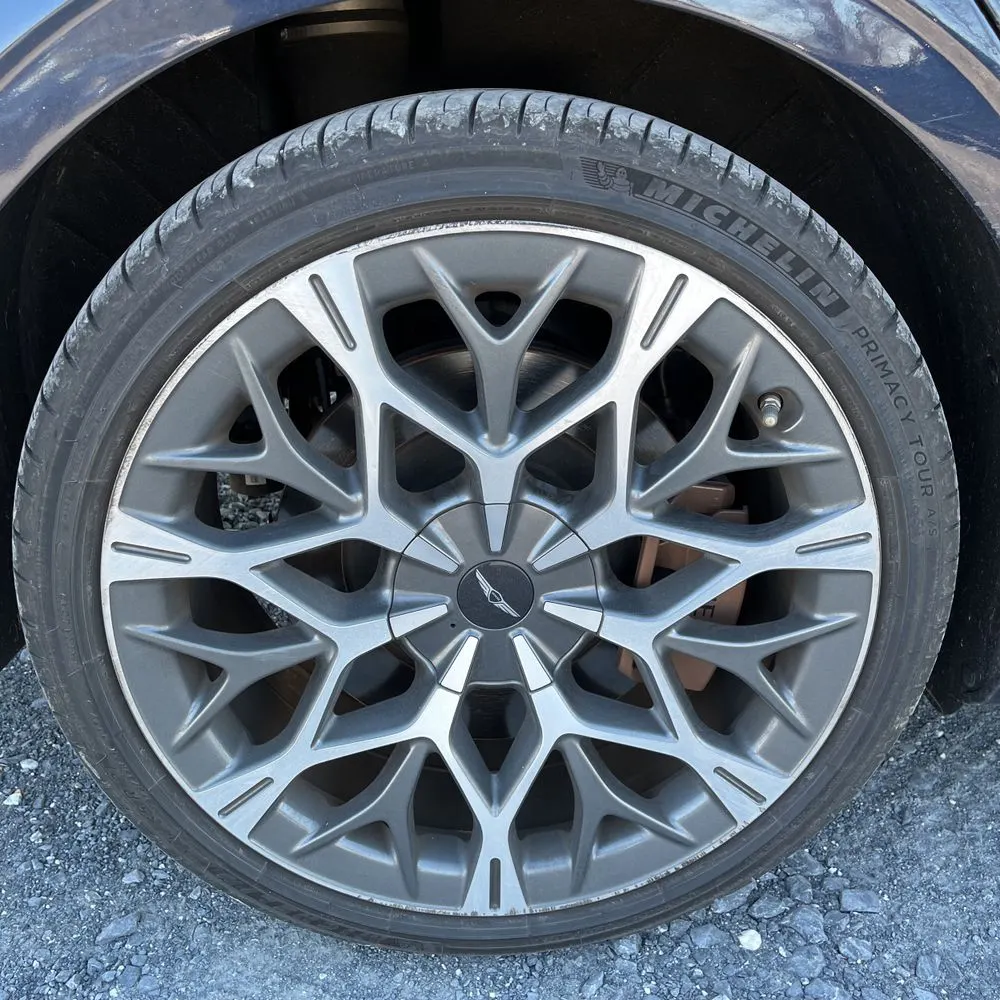 2023 Genesis G90 3.5T e-Supercharger
