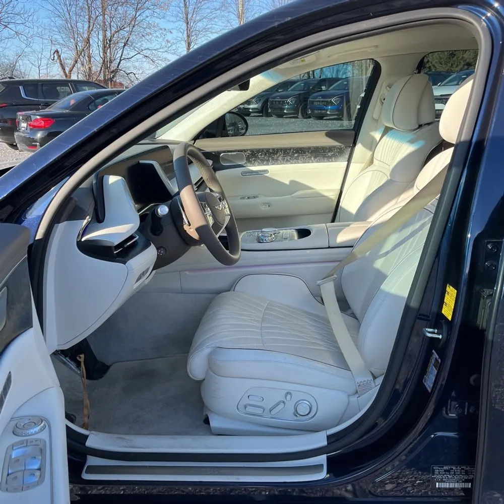 2023 Genesis G90 3.5T e-Supercharger