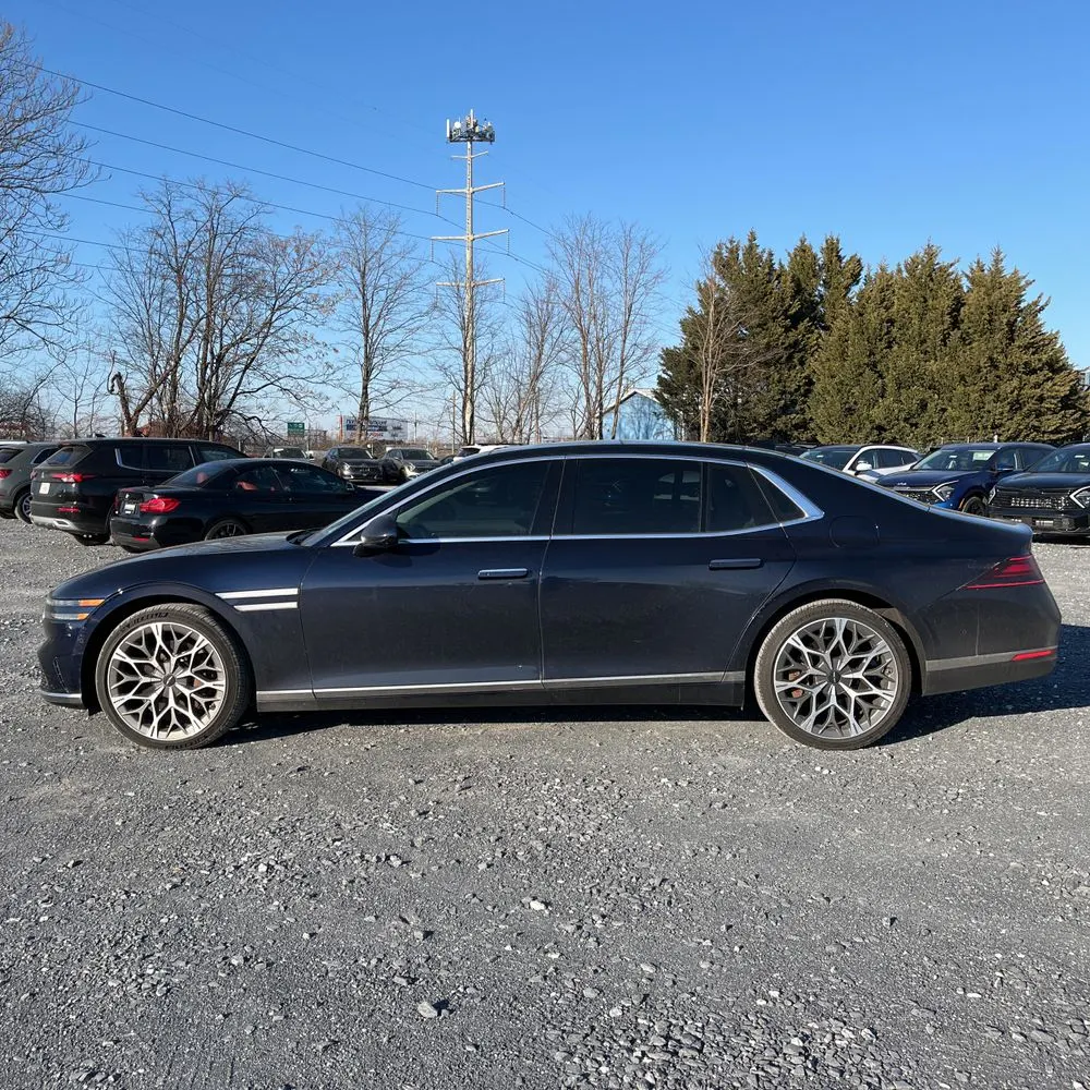 2023 Genesis G90 3.5T e-Supercharger