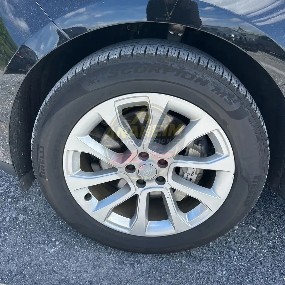 2025 Land Rover Range Rover Sport P360 SE