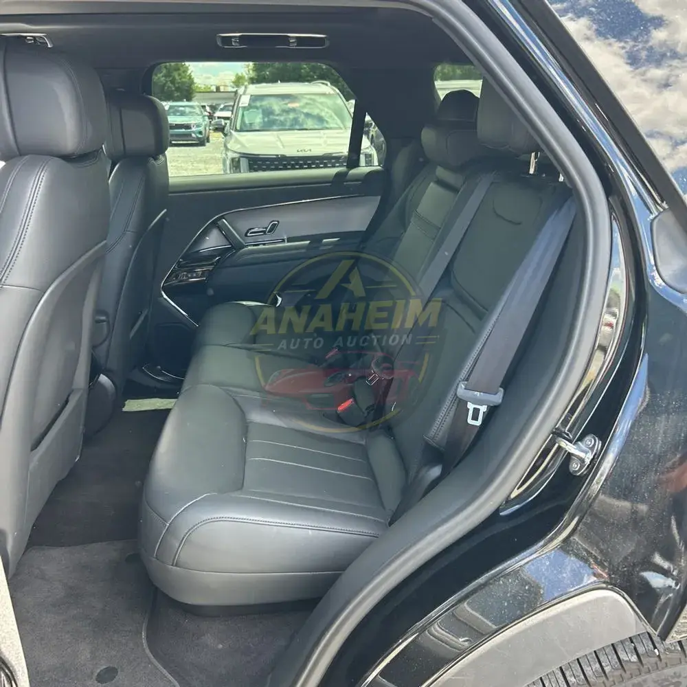 2025 Land Rover Range Rover Sport P360 SE