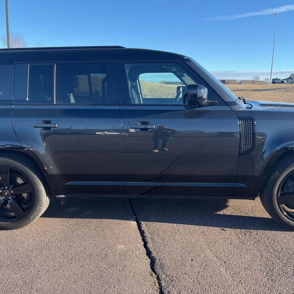 2024 Land Rover Defender 110 P400 X-Dynamic SE