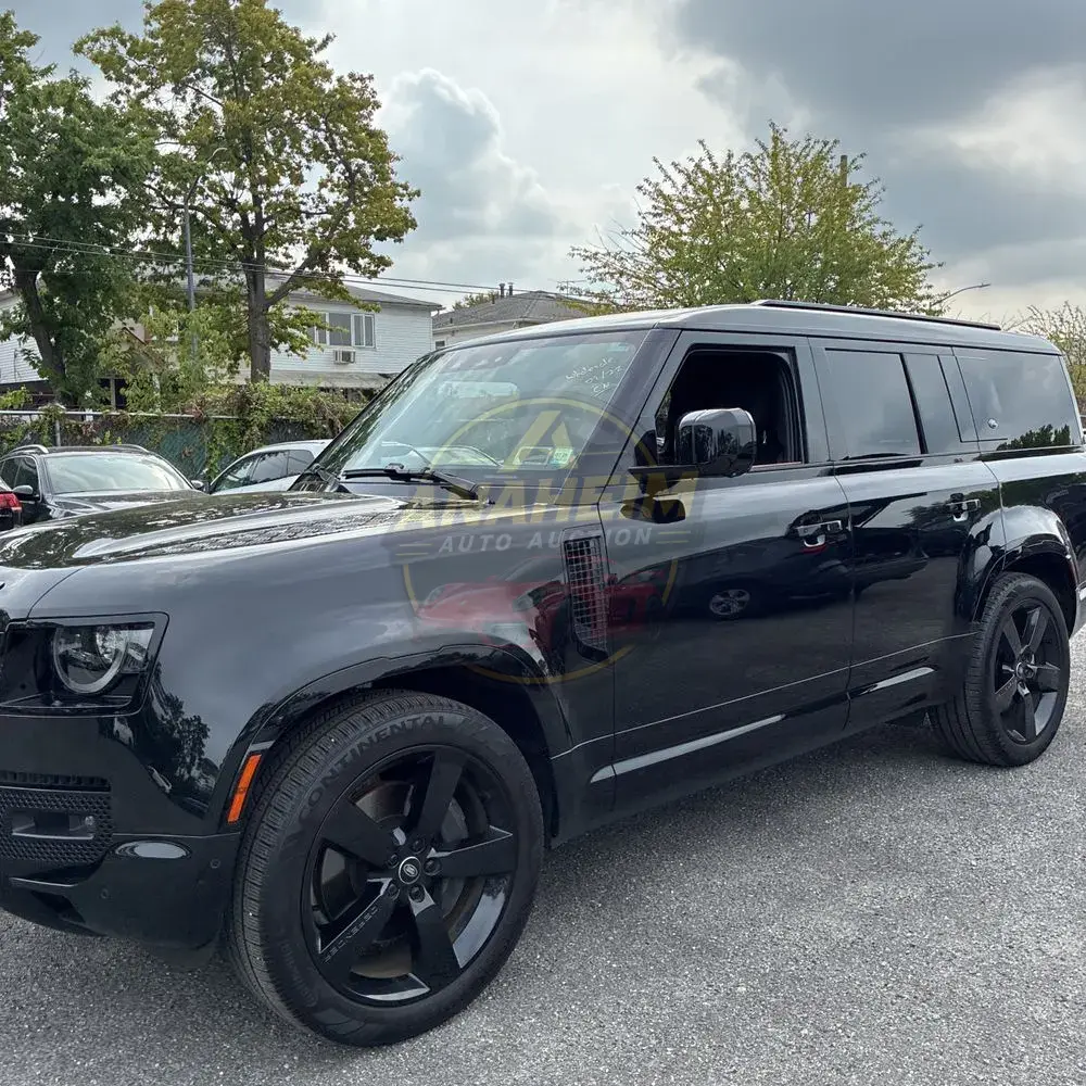 2023 Land Rover Defender 130 X-Dynamic SE