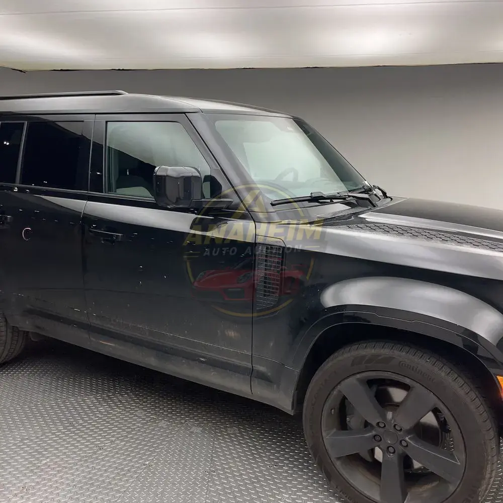 2024 Land Rover Defender 130 P400 X-Dynamic SE