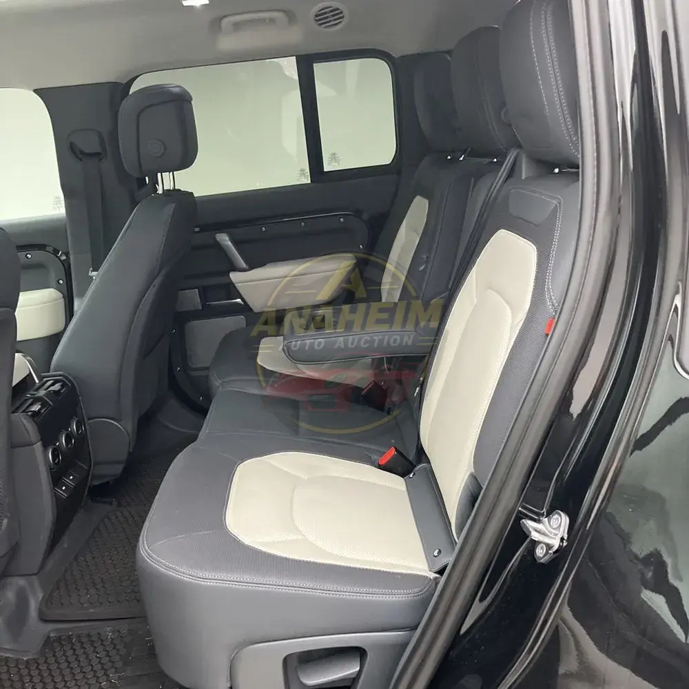 2024 Land Rover Defender 130 P400 X-Dynamic SE