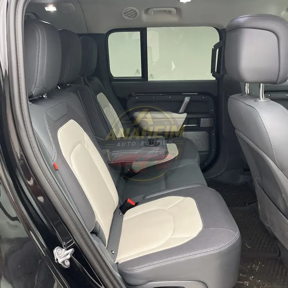 2024 Land Rover Defender 130 P400 X-Dynamic SE
