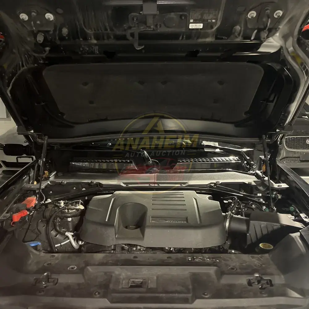 2024 Land Rover Defender 130 P400 X-Dynamic SE