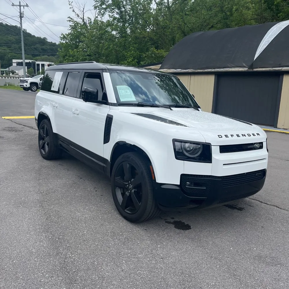 2023 Land Rover Defender 130 X-Dynamic SE