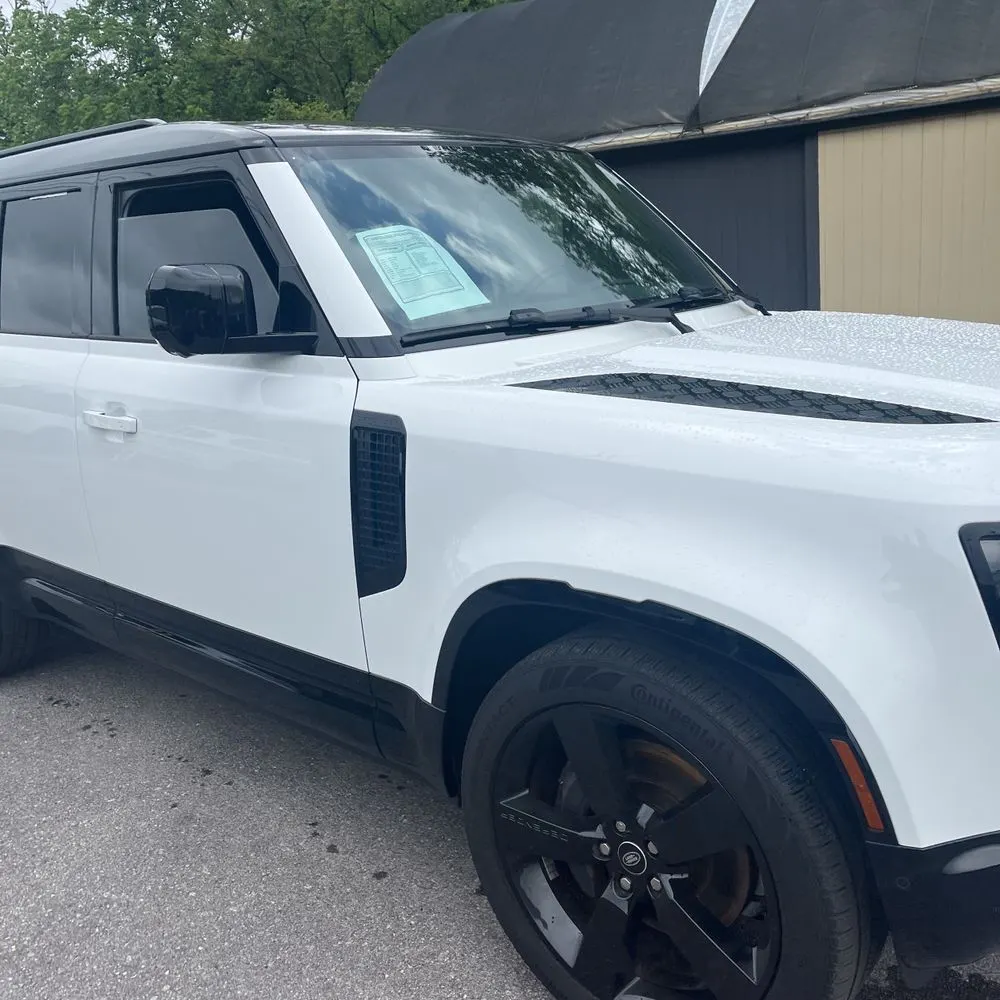 2023 Land Rover Defender 130 X-Dynamic SE