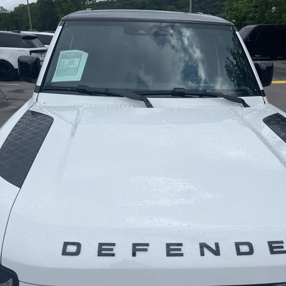 2023 Land Rover Defender 130 X-Dynamic SE