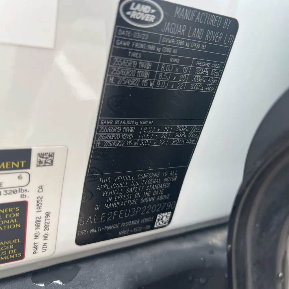 2023 Land Rover Defender 130 X-Dynamic SE