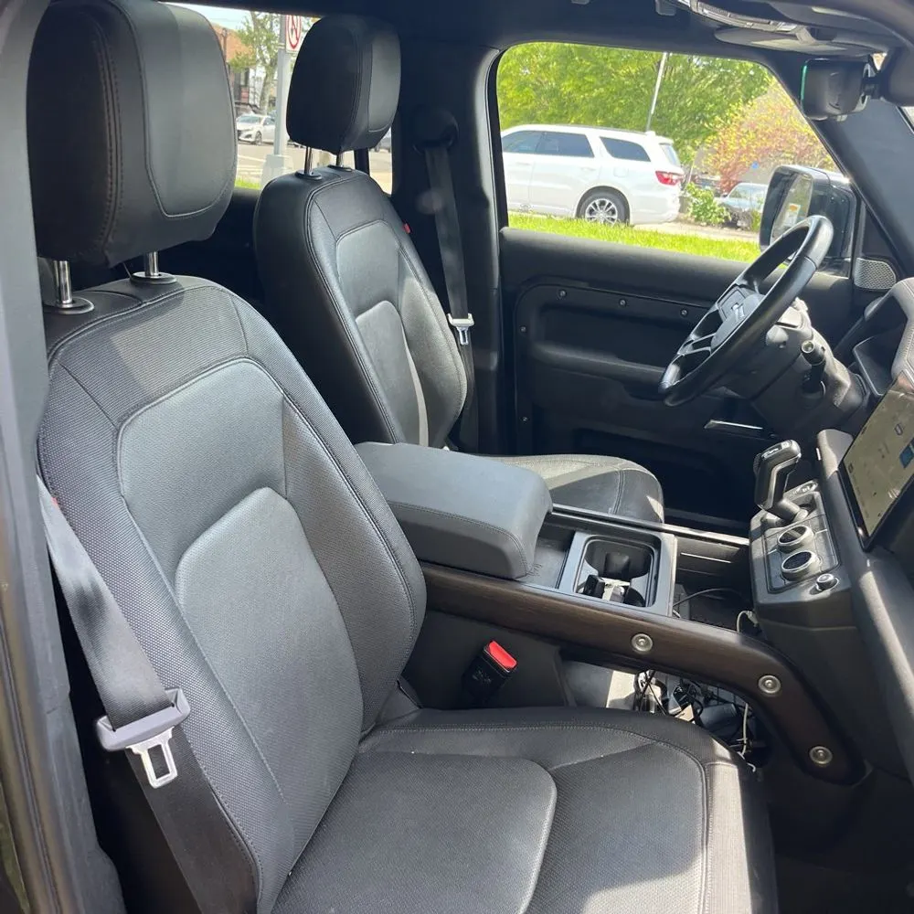 2023 Land Rover Defender 130 X-Dynamic SE